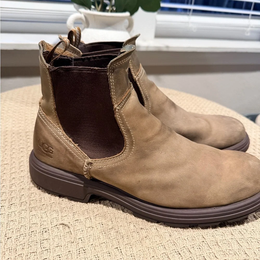 UGG Men’s Size 10.5 M Biltmore Chelsea Waterproof Slip On Boots Stout 1103789